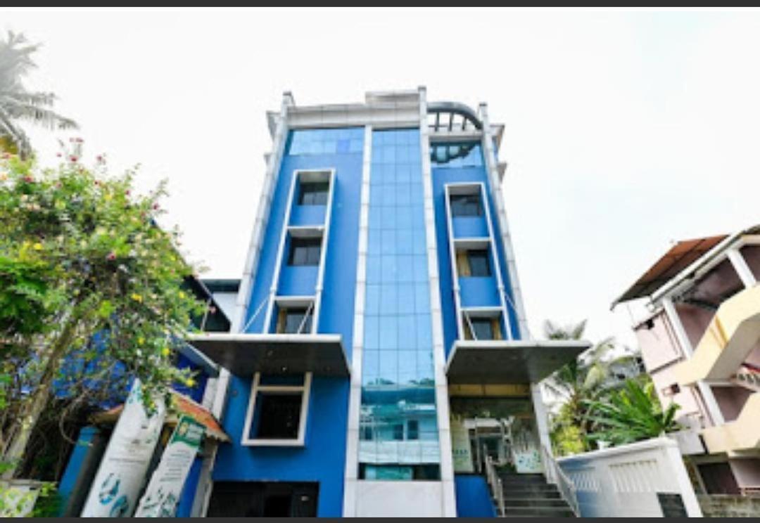 Tri-Star Residency Cochin Hotel Kochi Exterior photo